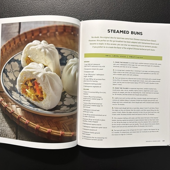 Vegan Vietnamese Hardback Book by Helen Le - Plant-Based Recipes Food Cooking - Picture 11 of 16